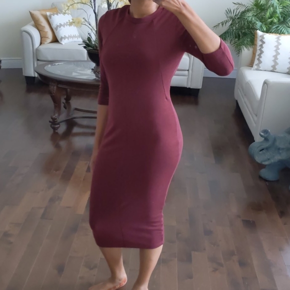 Maroon shin length dress - Picture 1 of 3